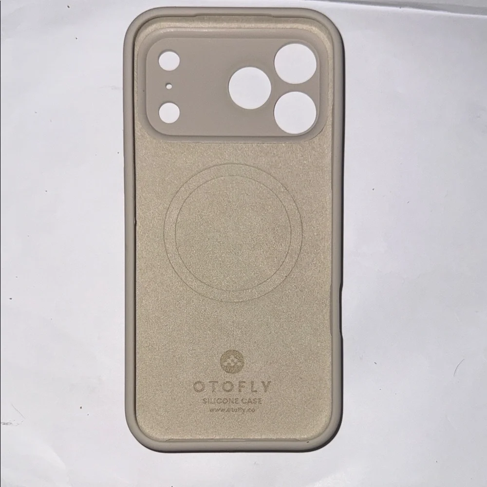 OTOFLY Beige Silicone iPhone 17 Pro Max Case - NWOT
